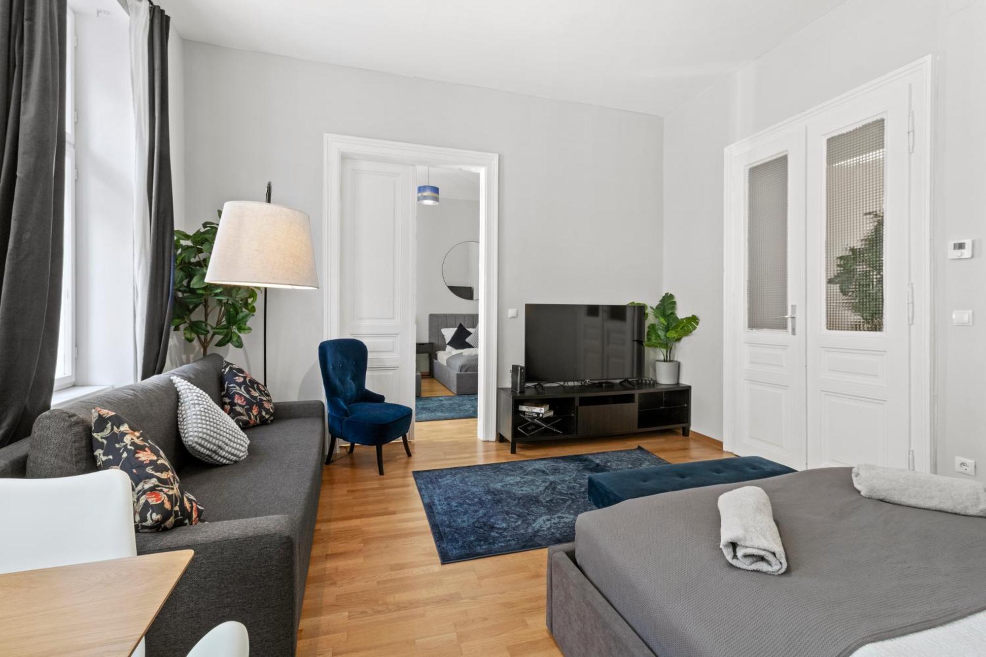Three Bedrooms - 69 M² - 4 Min To U4 Metro Station Apartment Wien