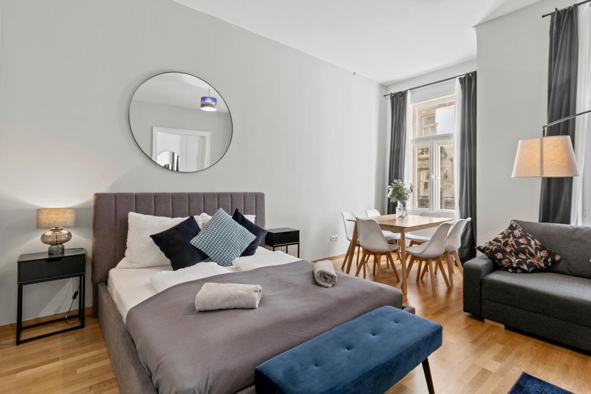 Three Bedrooms - 69 M² - 4 Min To U4 Metro Station * Wien